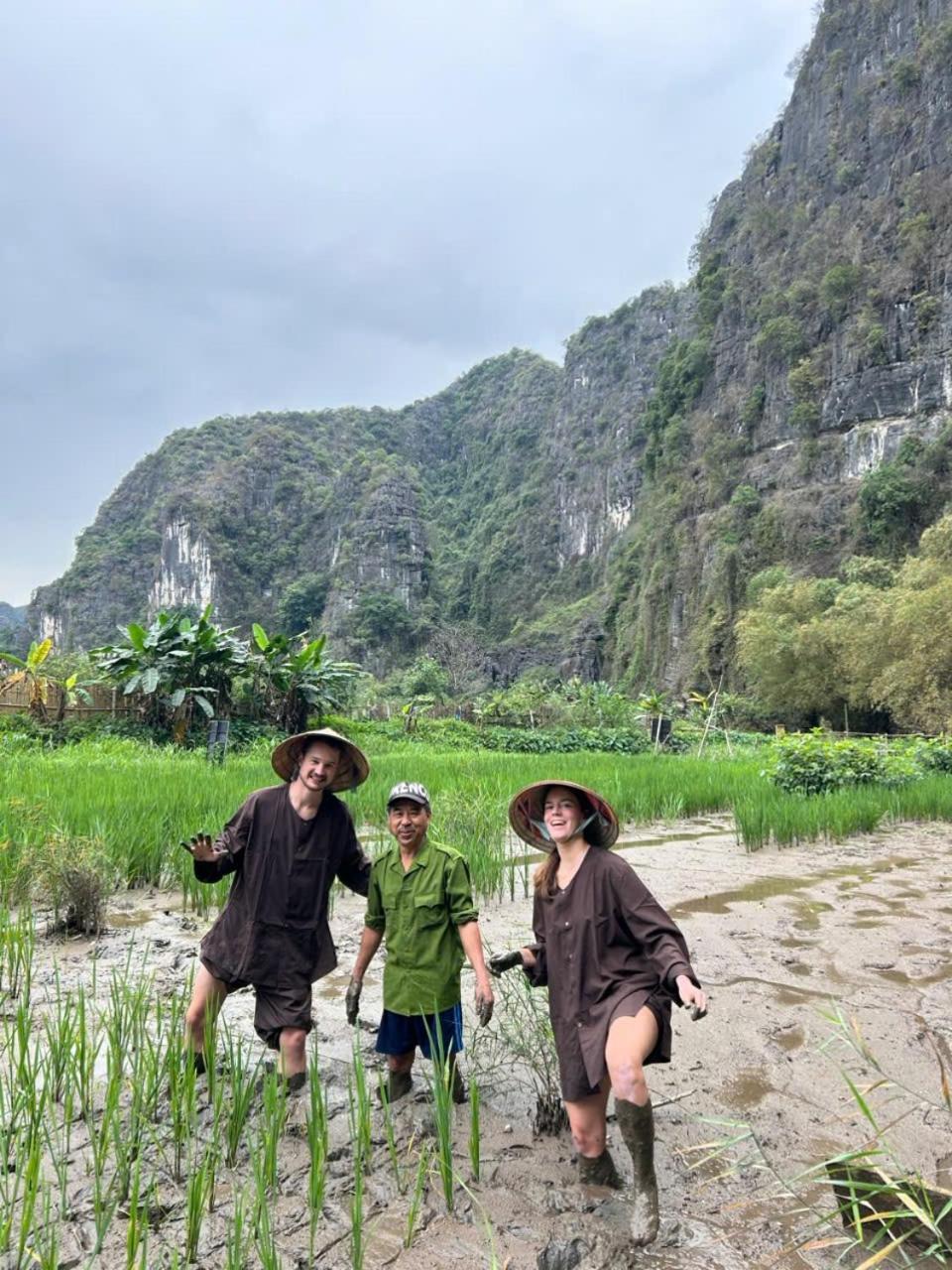 Tuyet'S Homestay Ниньбинь Экстерьер фото